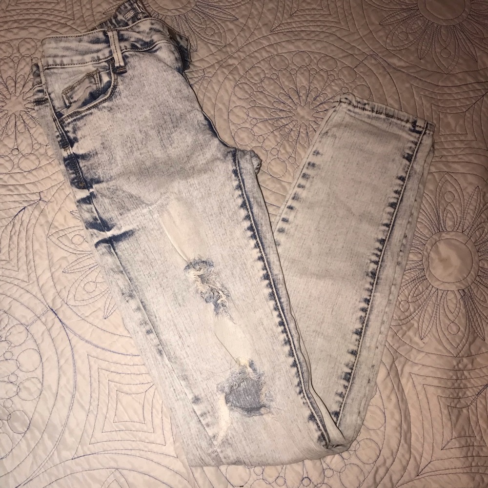 Light wash ripped jeans